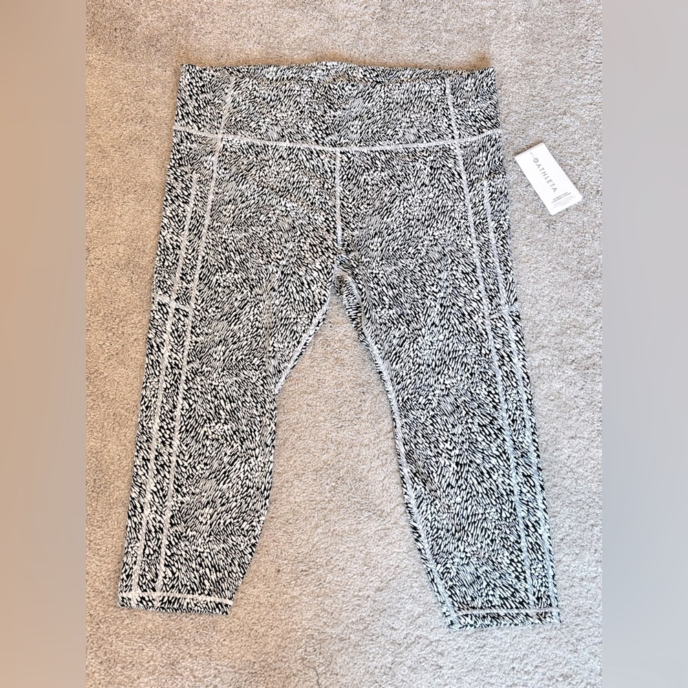 Athleta Ultimate Stash II Textured 7/8 Leggings - Picture 2 of 3